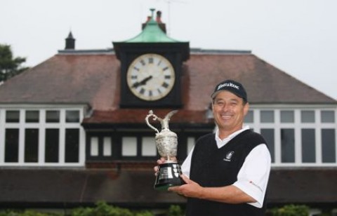 Roberts đăng quang ở Sunningdale sau vòng play-off kịch tính